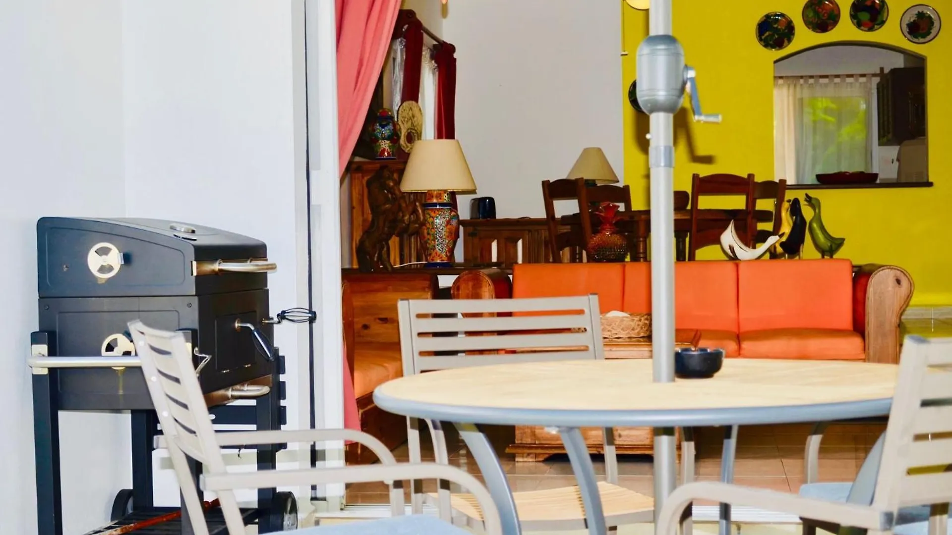 Superior Budget Room With Swimming Pool Air Conditioning And Parking 普拉亚卡门 住宿加早餐酒店